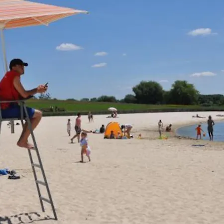 Authentique A Clermont-creans Avec Piscine Partagee شاليه