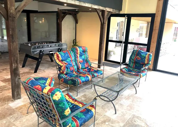 Authentique A Clermont-creans Avec Piscine Partagee 라플레슈