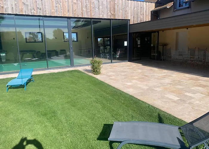 샬레 Authentique A Clermont-creans Avec Piscine Partagee *